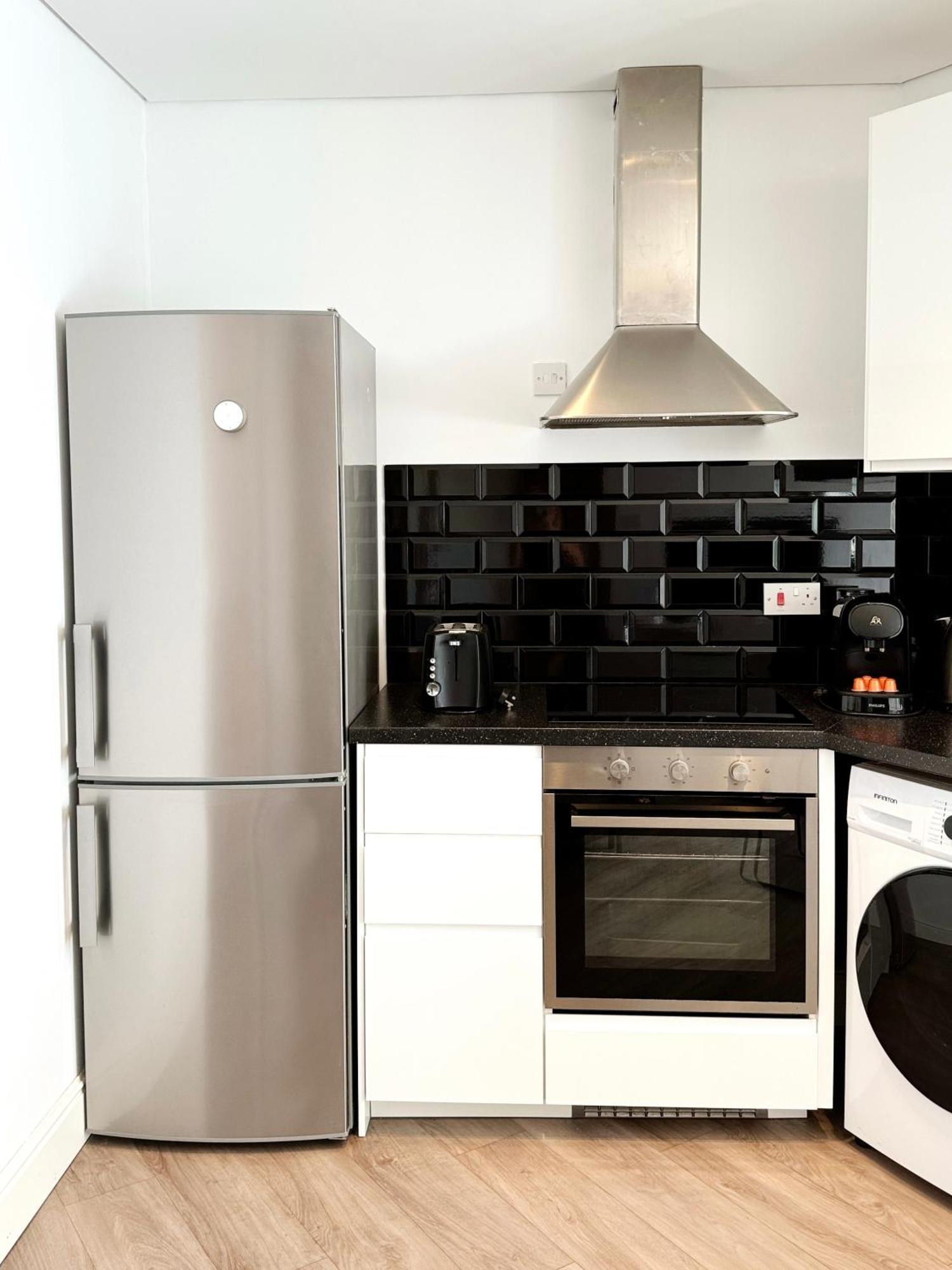 Modern City Centre Two Bedroom Windsor Apartment - Grand Central House Gibraltar Exterior foto